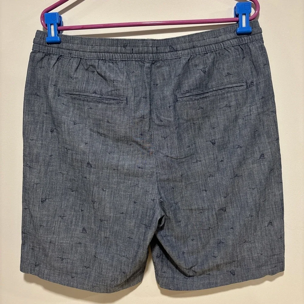 Banana Republic Deck Shorts Blue Shark Print Drawstring‎ Cotton Mens L Chambray